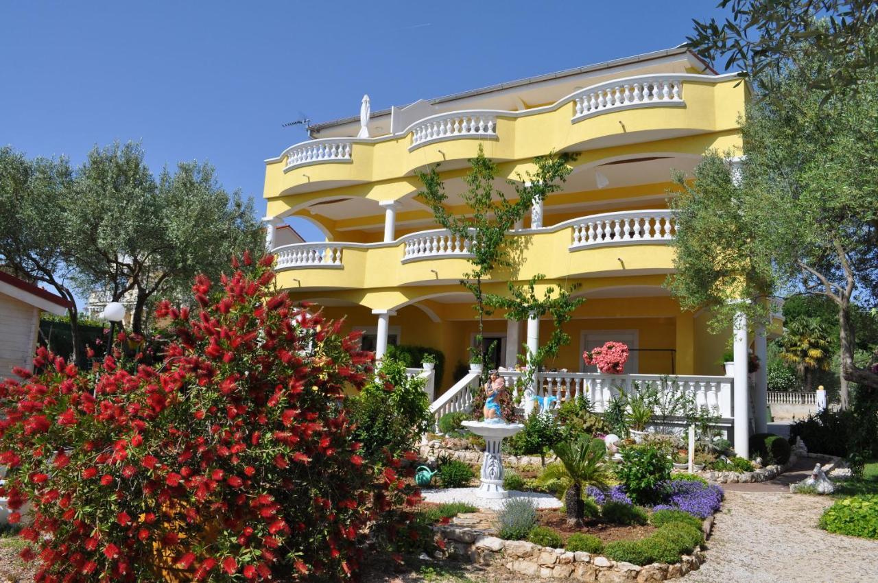 Apartments Dandelion Biograd Na Moru Extérieur photo