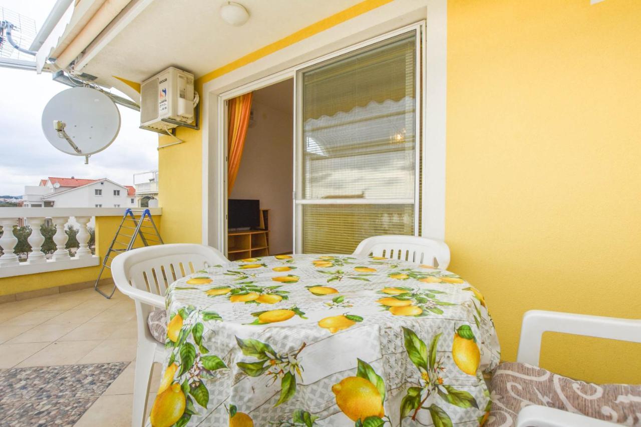 Apartments Dandelion Biograd Na Moru Extérieur photo