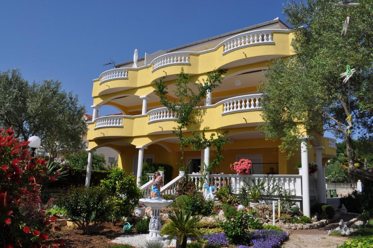 Apartments Dandelion Biograd Na Moru Extérieur photo